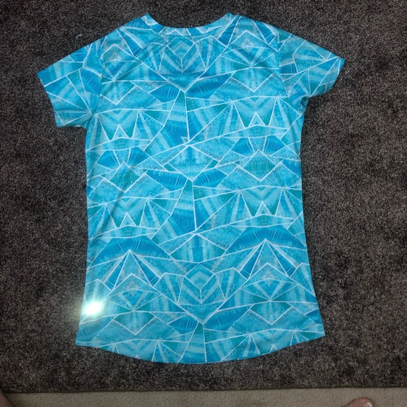 COPY - Champion tee - Picture 2 of 3